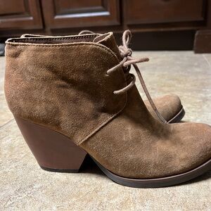 Brown Suede Korks Ankle Boots